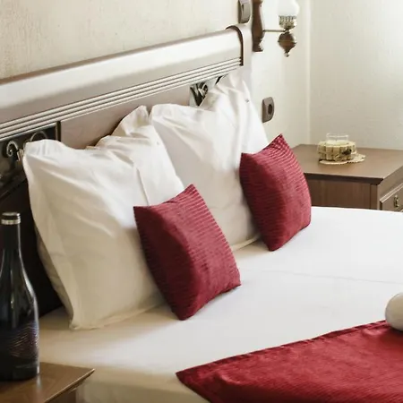 Hotel Family Dinchova Kushta Rozhen