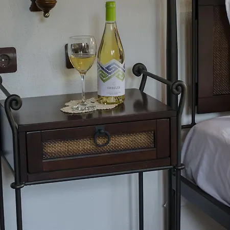 Family Dinchova Kushta Hotel